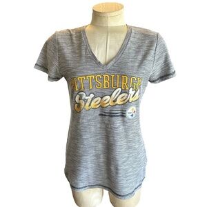 Pittsburgh Steelers Women’s Gray V-neck Short Sleeve NFL Team Apparel T-Shirt M